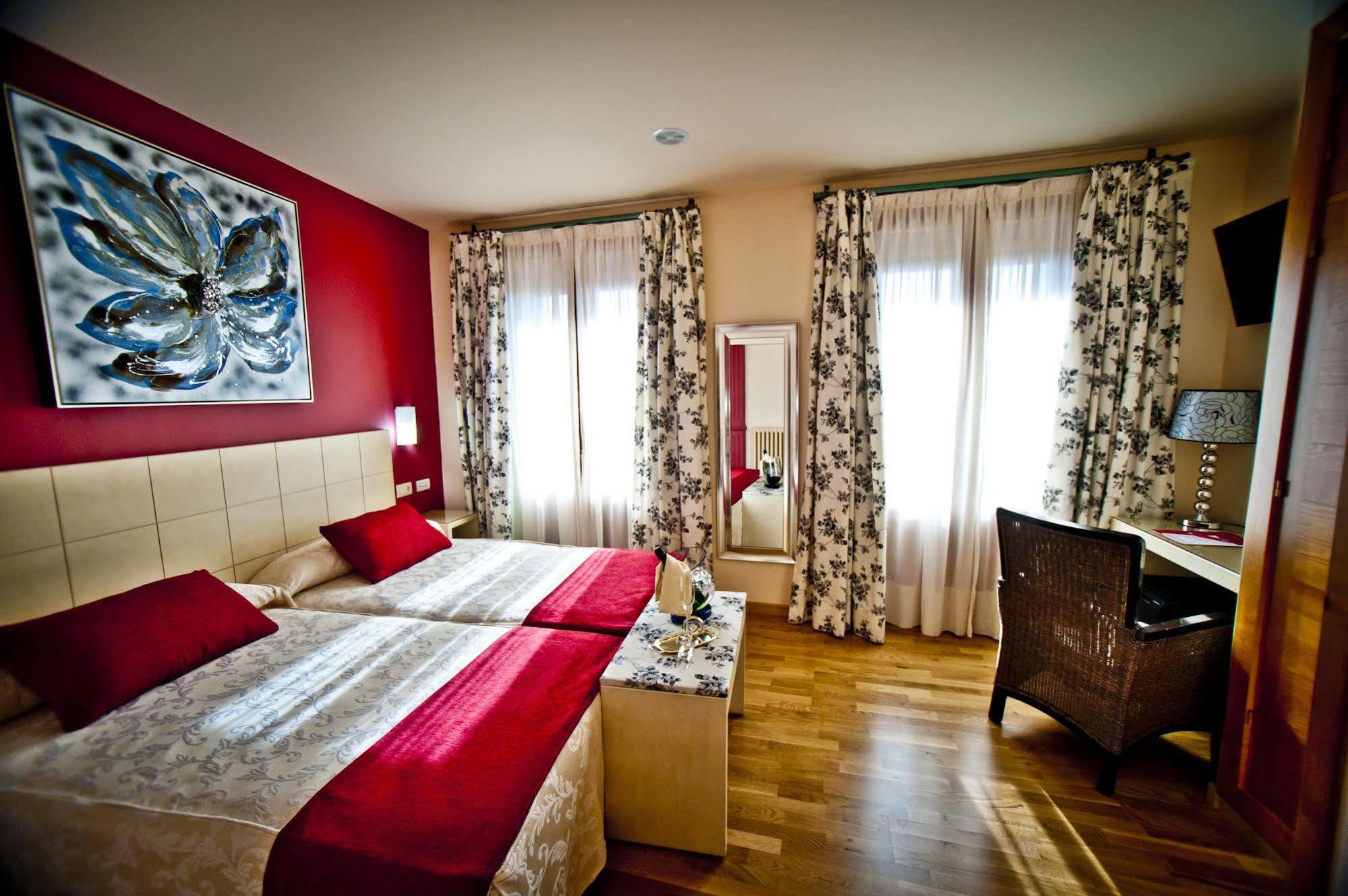 Hotel Condes De Castilla Segovia Kültér fotó
